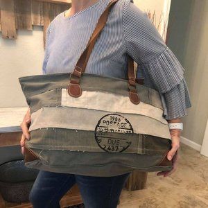 NWT Uchi Michi Postage Due Tote